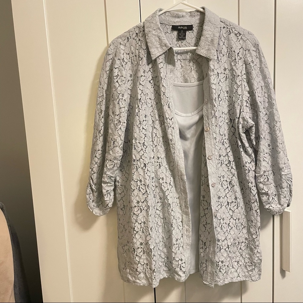Style & co size 1x light gray lace top with sewn in camisole
